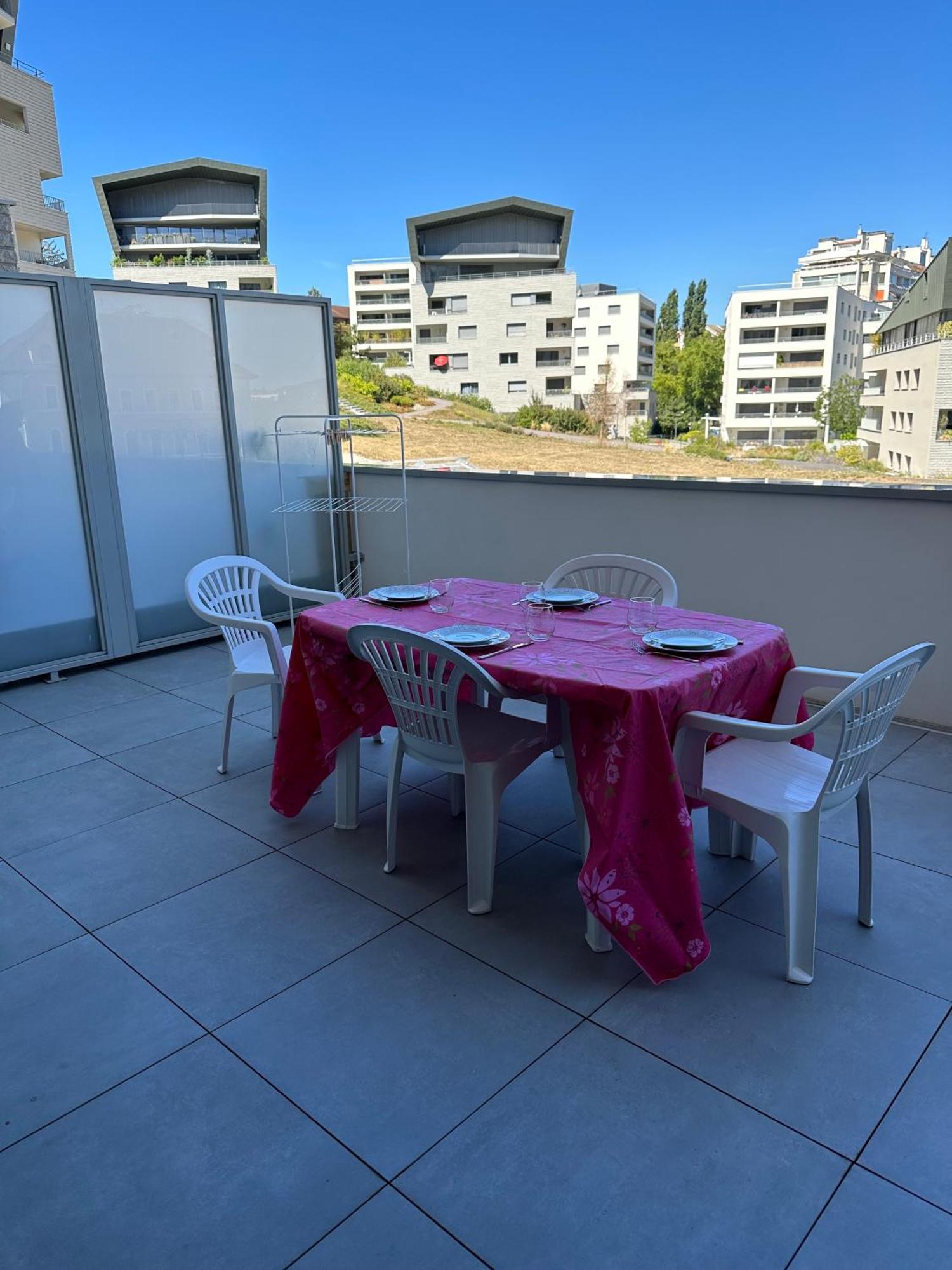 A La Belle Quatrieme Etoile Apartment Annecy Bagian luar foto