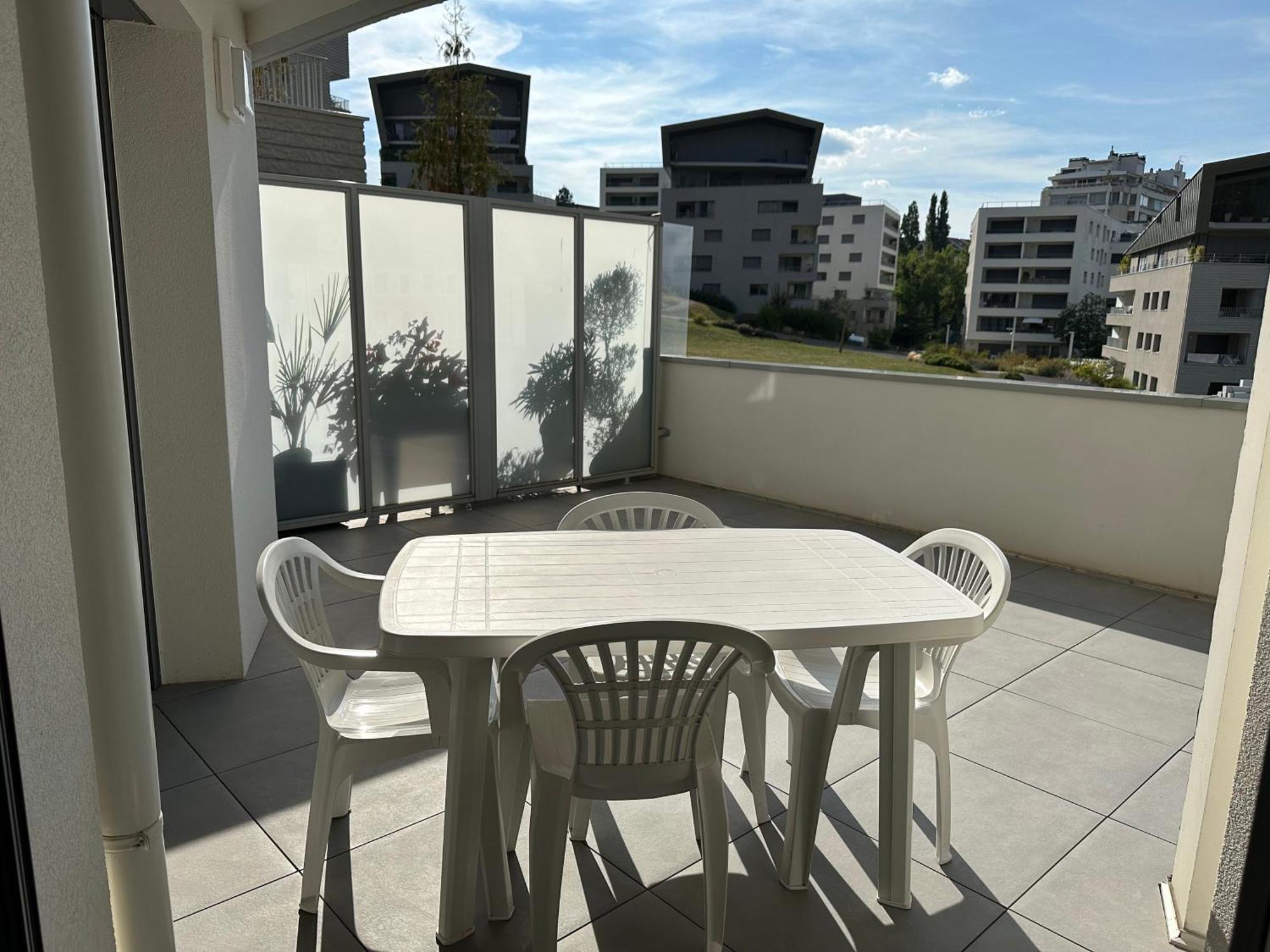 A La Belle Quatrieme Etoile Apartment Annecy Bagian luar foto