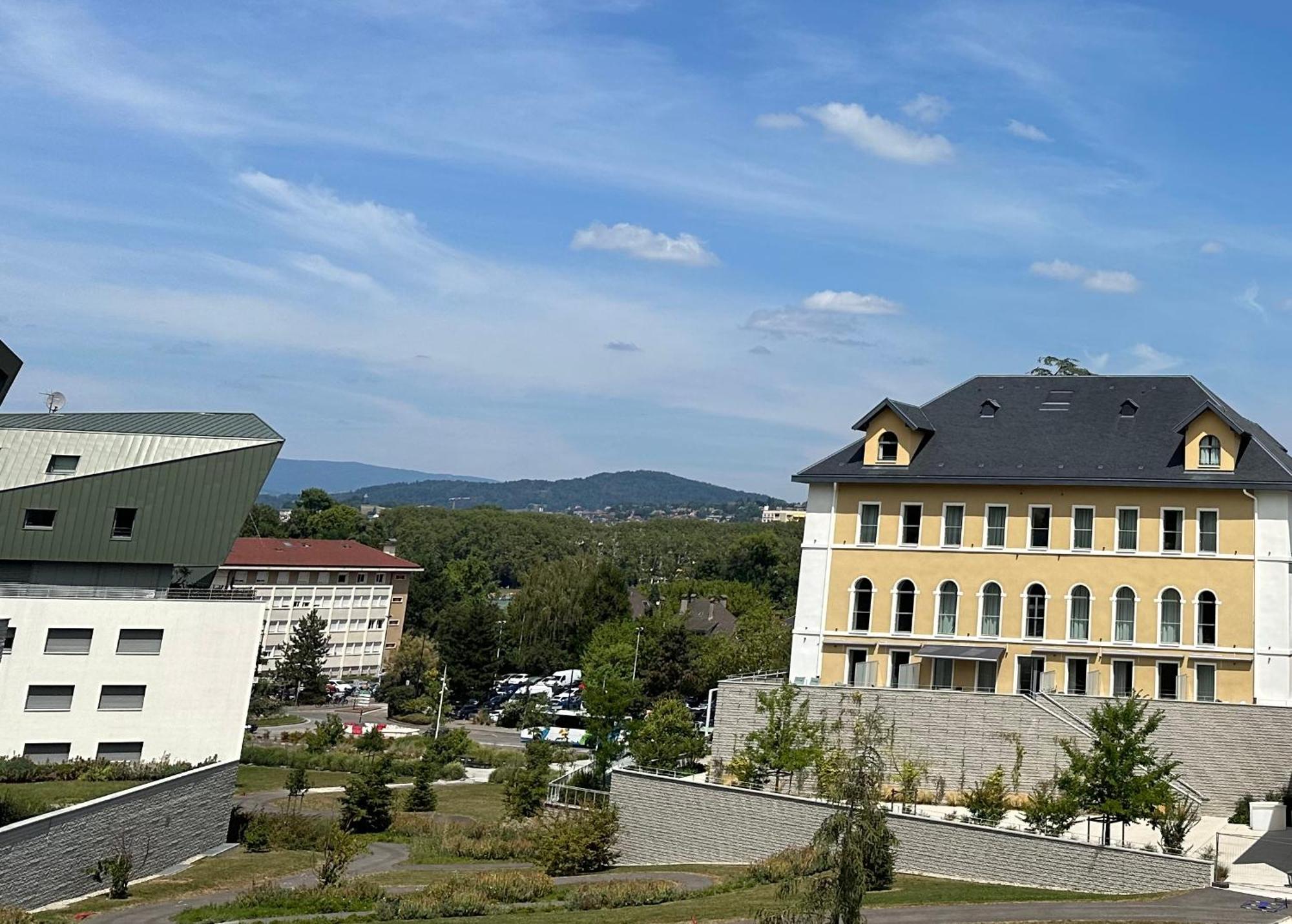 A La Belle Quatrieme Etoile Apartment Annecy Bagian luar foto